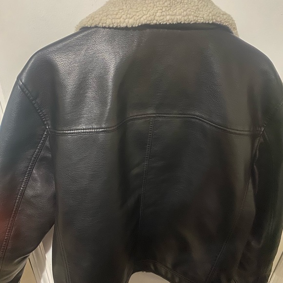 Tommy Hilfiger Men’s Classic Faux Leather Jacket with Removable Sherpa - Picture 2 of 8